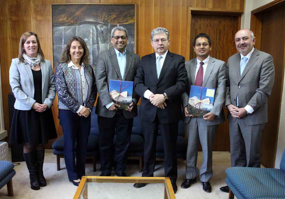 Acad&eacute;micas de la Face tradujeron libro de importancia a nivel latinoamericano